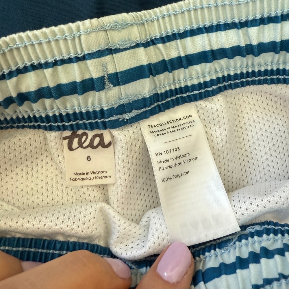 Tea Collection Rash Guard & Trunks - Picture 6 of 10